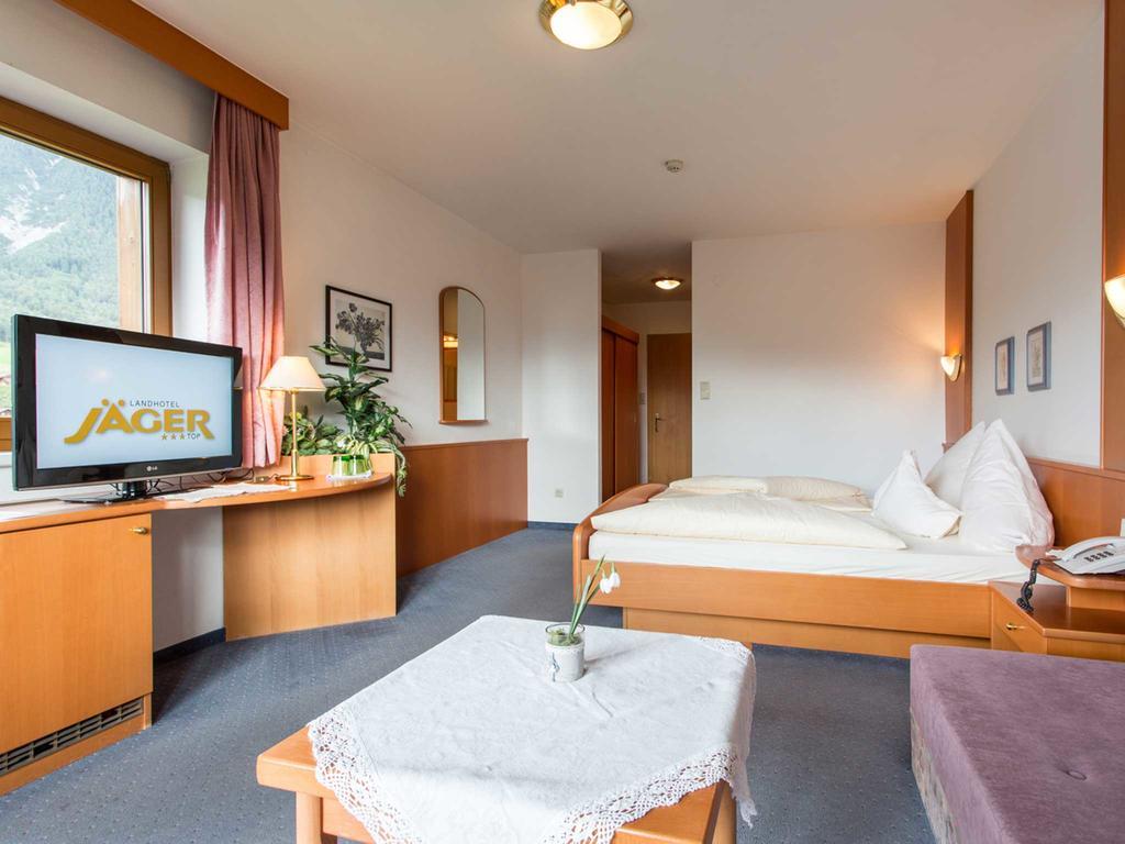 Landhotel Jaeger Top Wildermieming Kültér fotó